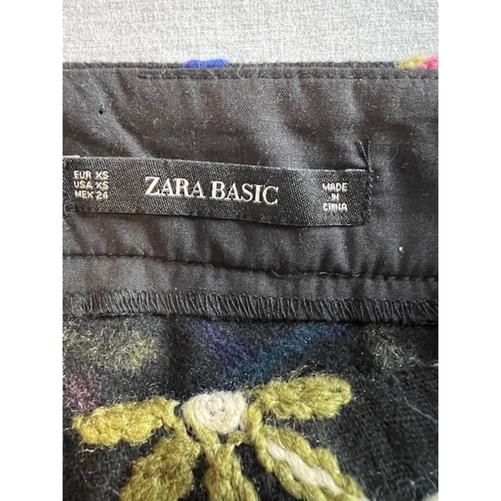 ZARA BASIC Embroidered Floral Swirl Mini Skirt Black Multi Color XS Boho garden - Picture 7 of 8